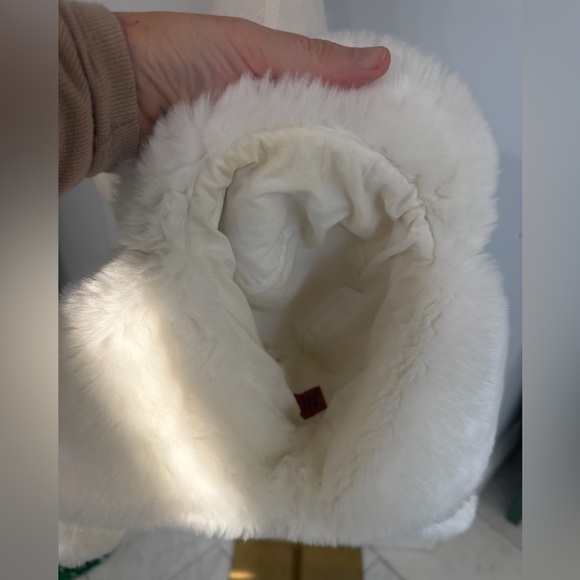 San Diego Hat Company Size Medium White Faux Fur Acrylic Ear Flap Hunter Hat - Picture 3 of 5
